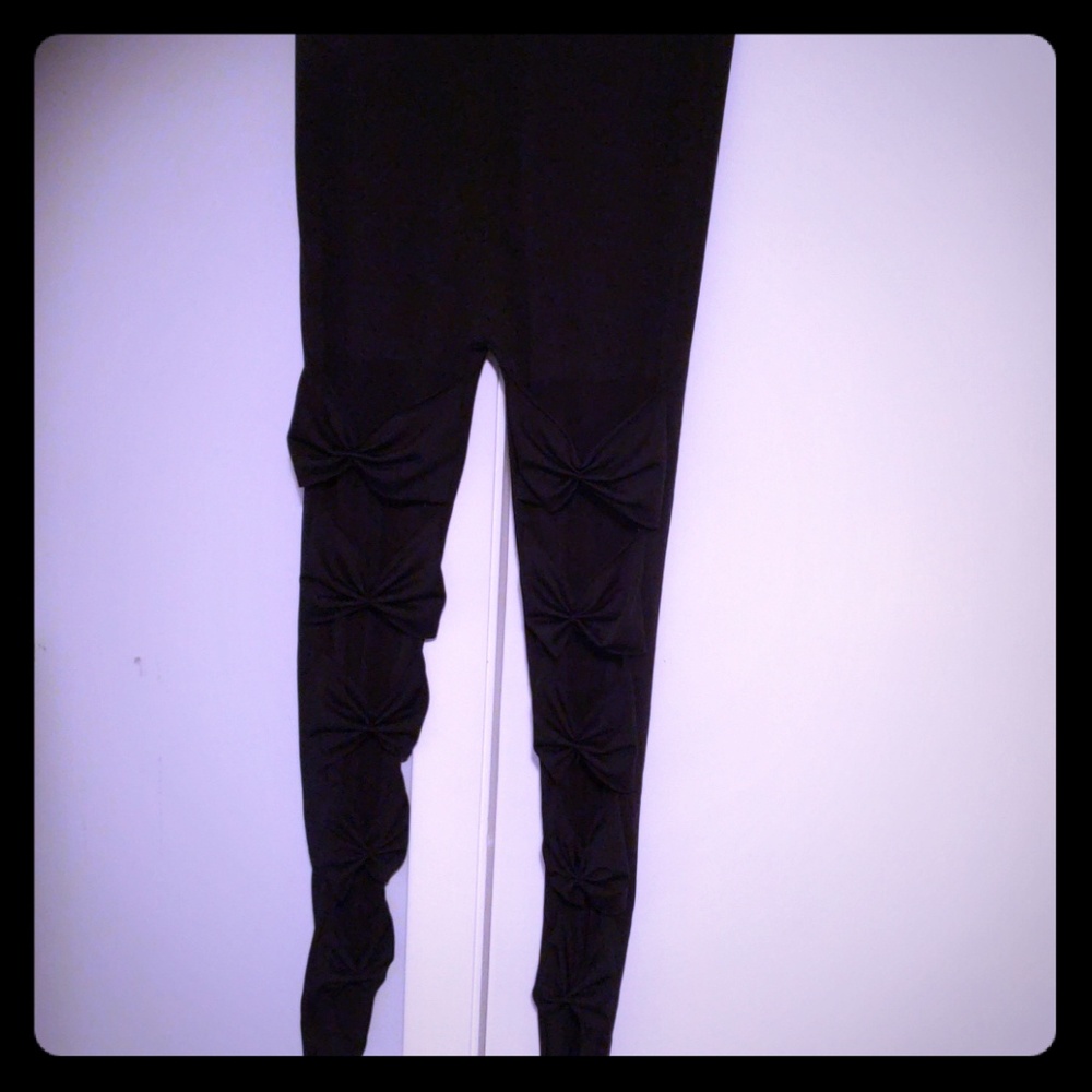 Black bow leggings